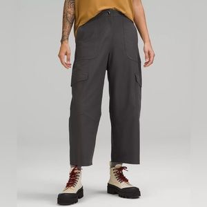 Lululemon Light Utilitech Cargo Pocket HR Crop